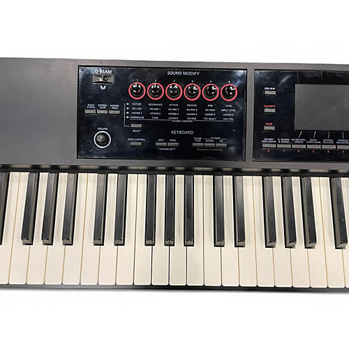 Used 2010s Roland FA08 Keyboard Workstation