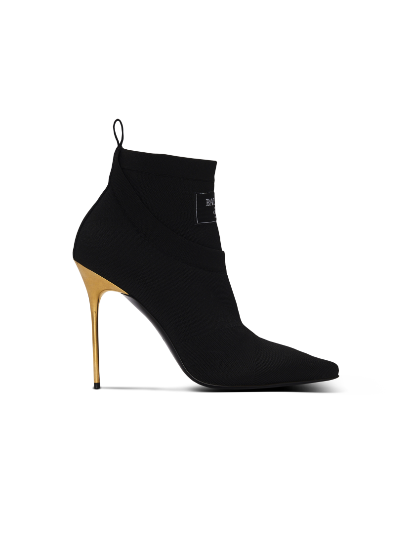 Crewneck knit ankle boots