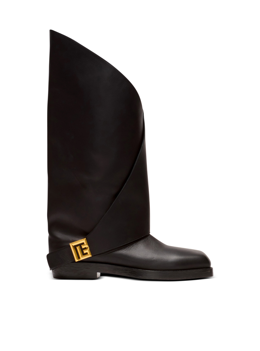 Twist flat leather boots
