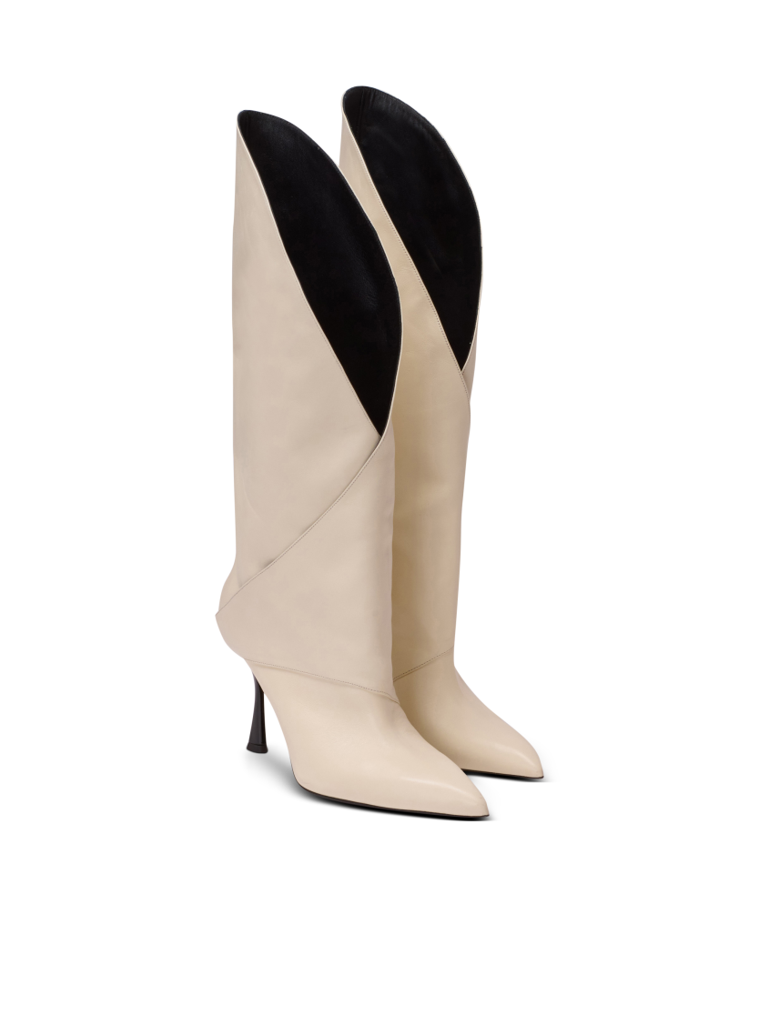 Twist heeled leather boots