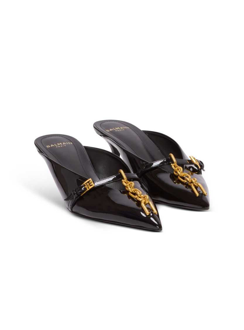 Sync patent leather mules with pointed toe