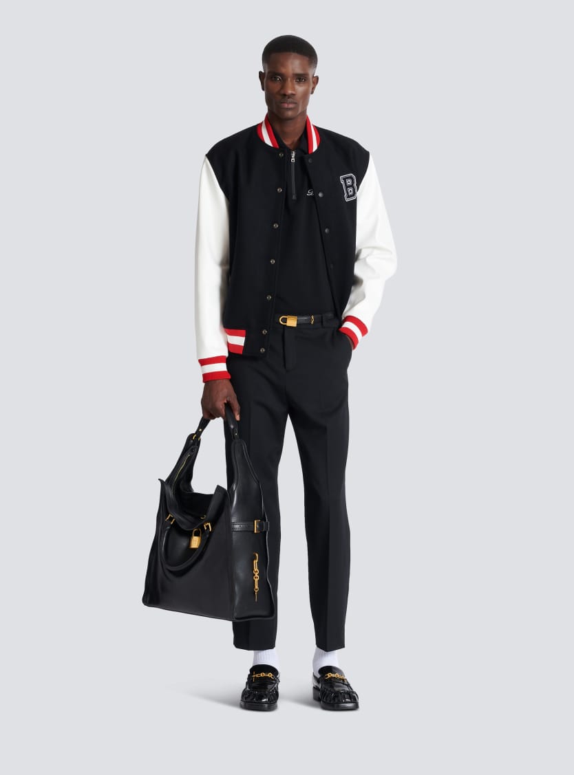 Short-sleeved polo shirt with embroidery