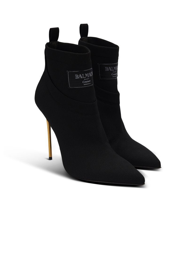 Crewneck knit ankle boots