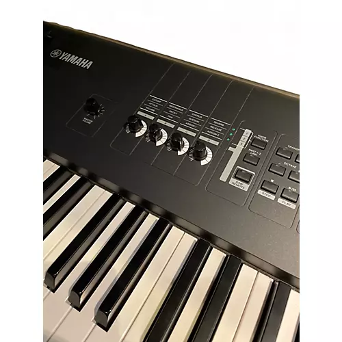 Used Yamaha MX88 Synthesizer