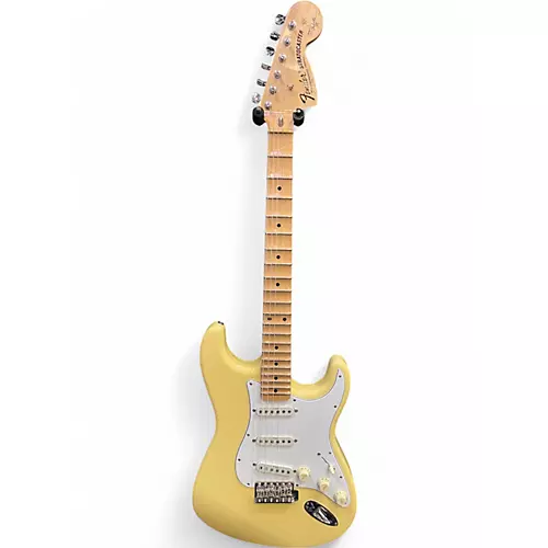 Used Fender Artist Series Yngwie Malmsteen Stratocaster Vintage White Solid Body Electric Guitar Vintage White