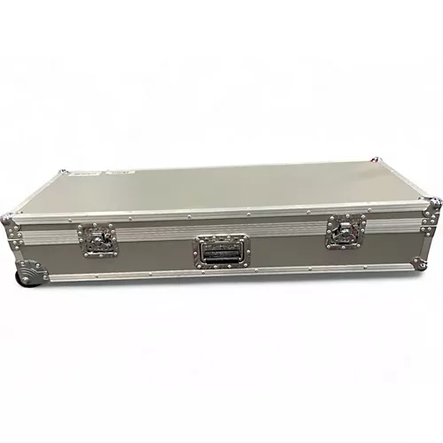 Used Pedaltrain Large Pedal Board