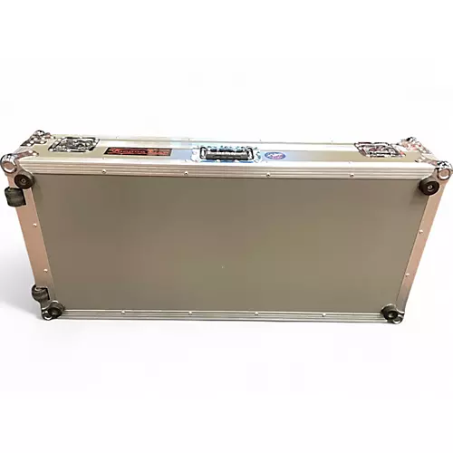 Used Pedaltrain Classic Pro Pedalboard with Hardcase Pedal Board