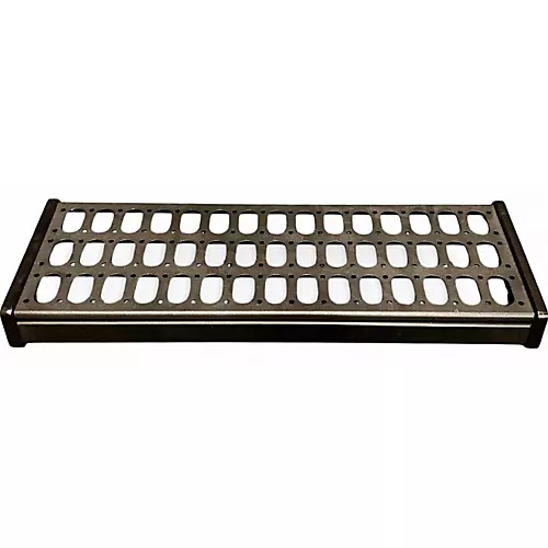 Used Livewire PB300 Pedal Board