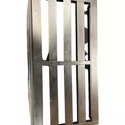 Used Pedaltrain classic pro Pedal Board