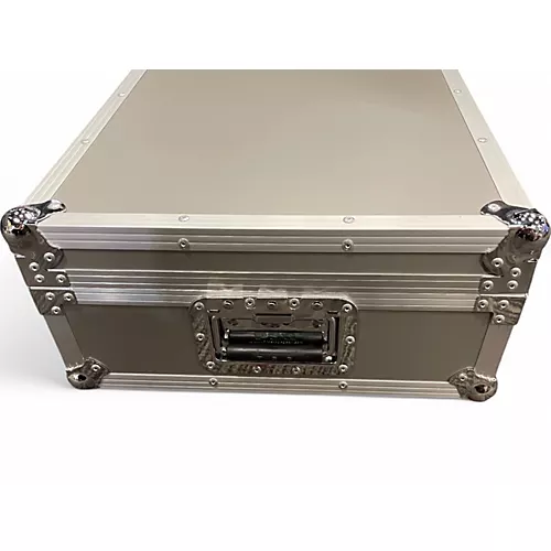 Used Pedaltrain CLASSIC PRO WITH TOUR CASE AND WHEELS Pedal Board