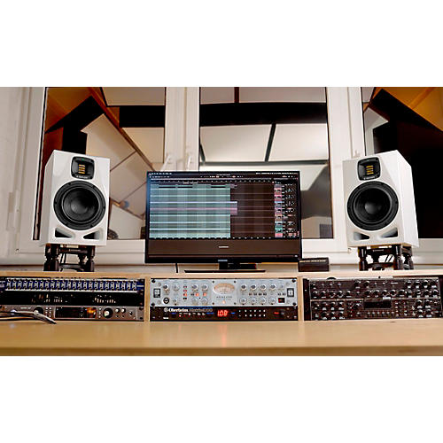 ADAM Audio A7V 7