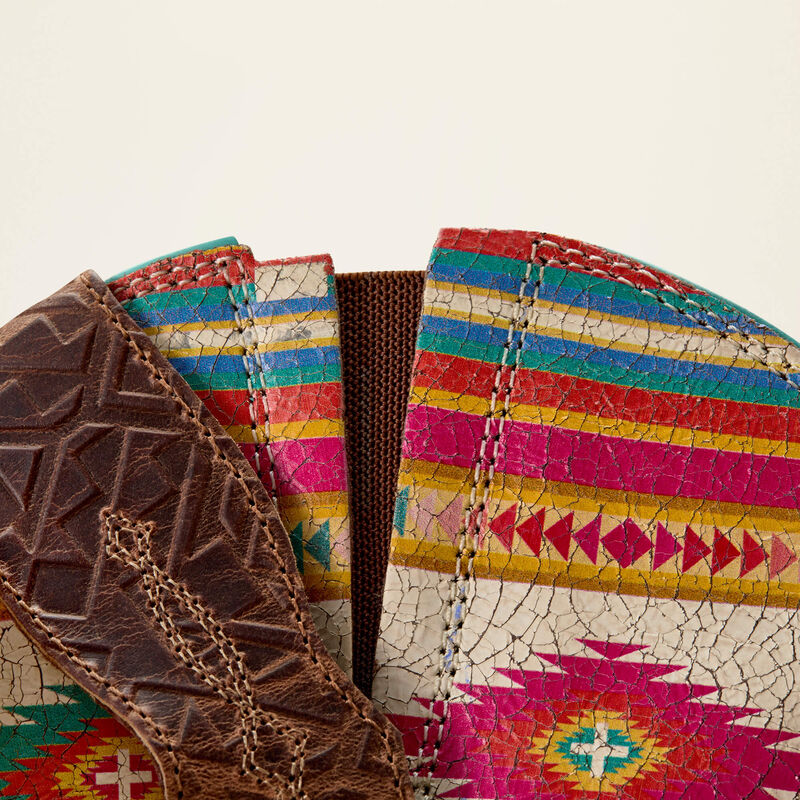 Round Up Wide Square Toe StretchFit Western Boot