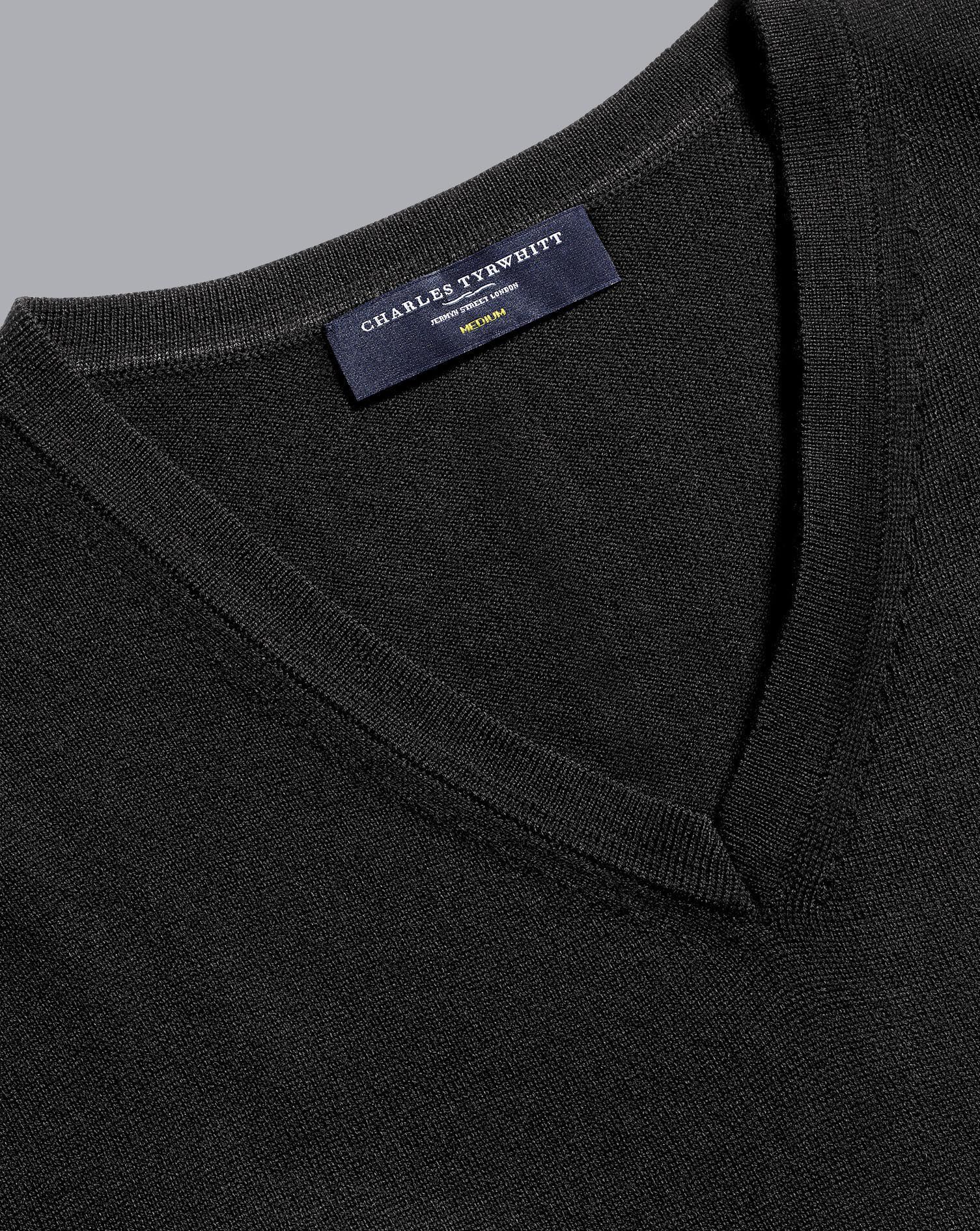Charles Tyrwhitt Merino V-Neck Sweater - Black