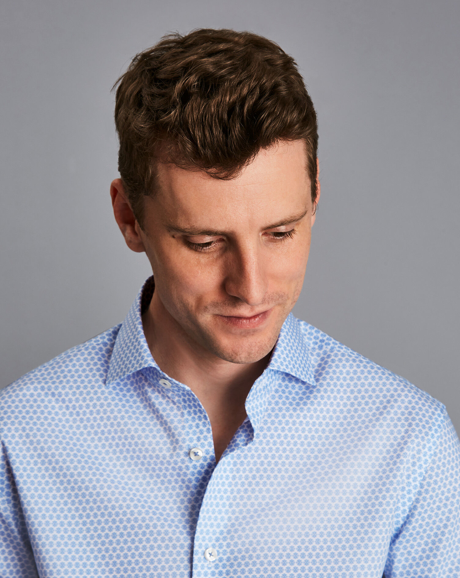 Charles Tyrwhitt Semi-Spread Collar Non-Iron Print Shirt - Blue & White