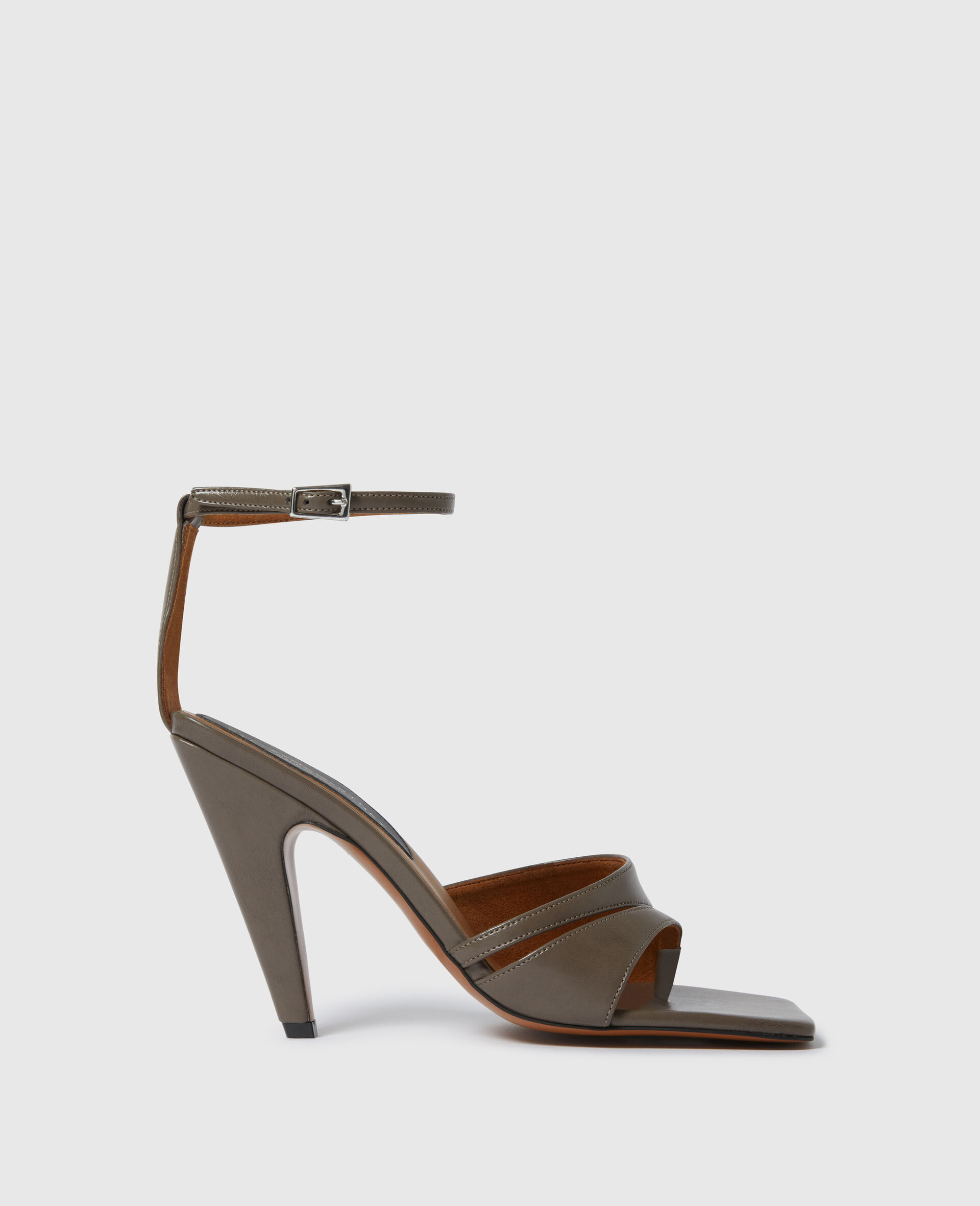 Stella Spur Heeled Pump