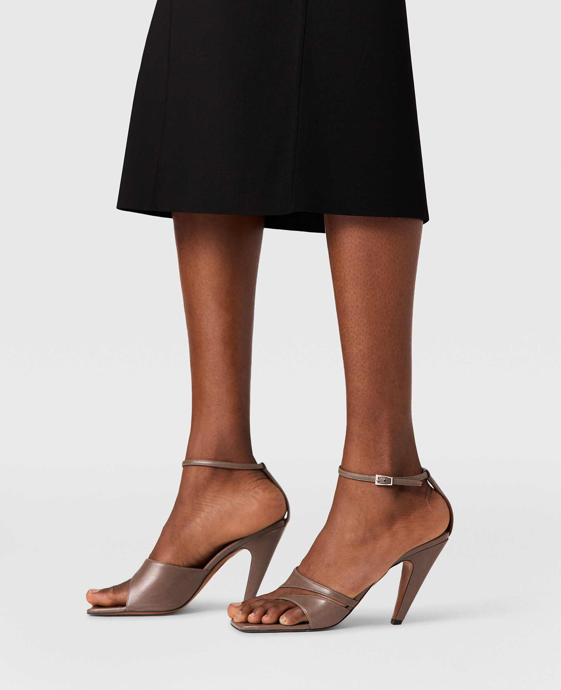 Stella Spur Heeled Pump