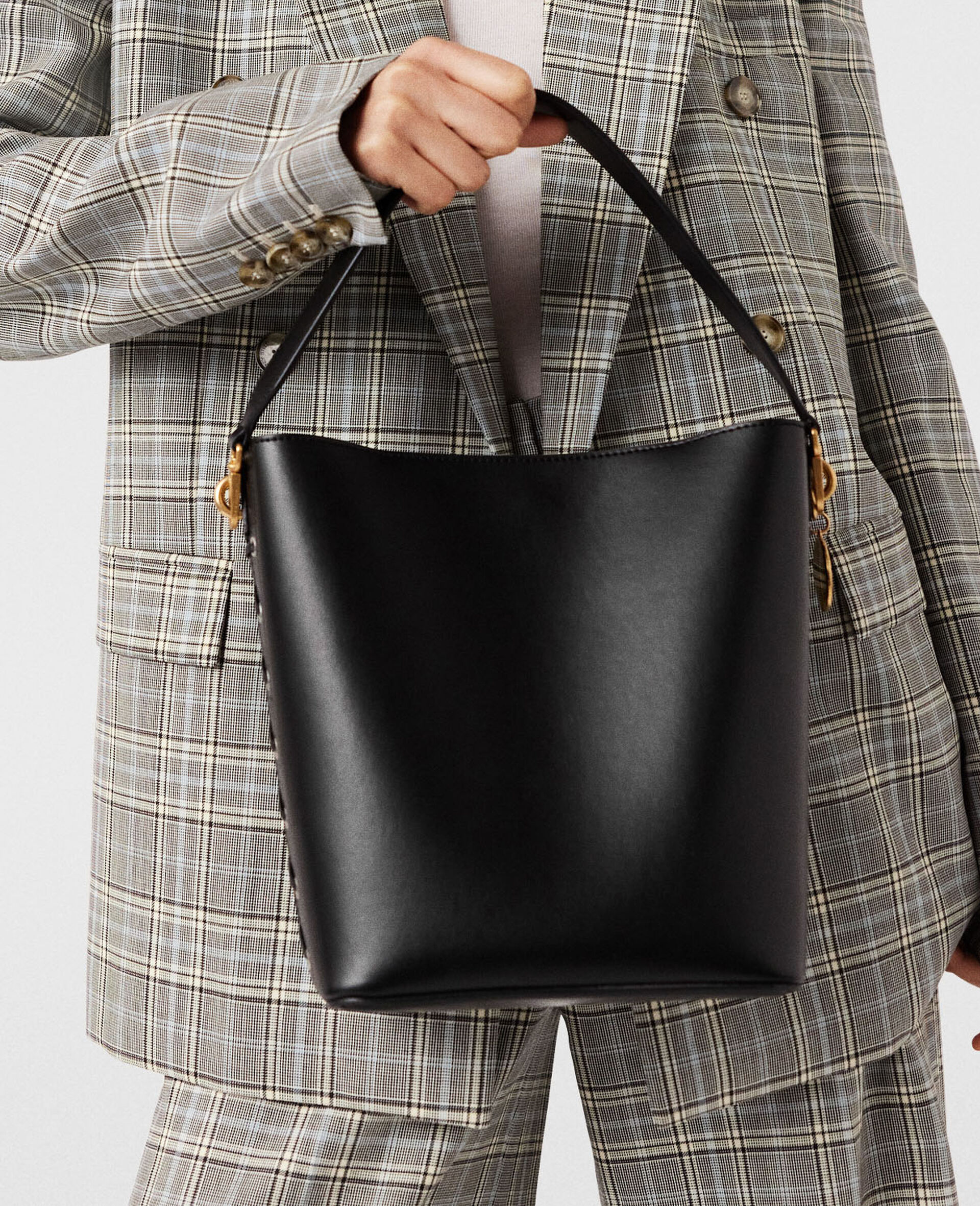 Frayme Bucket Tote Bag
