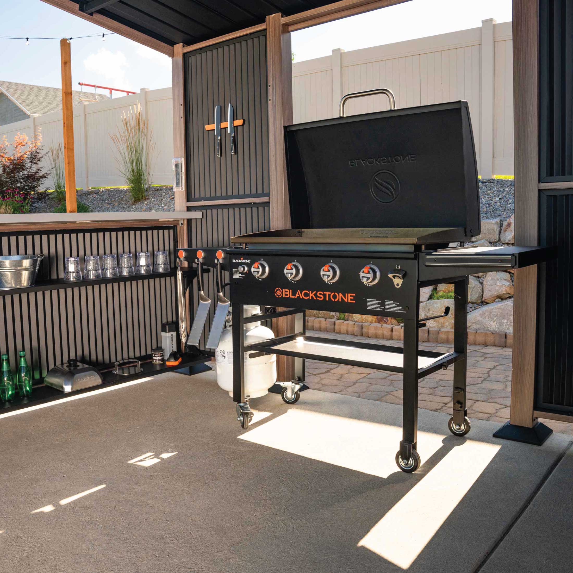 10' x 10' Bar and Griddle Pavilion