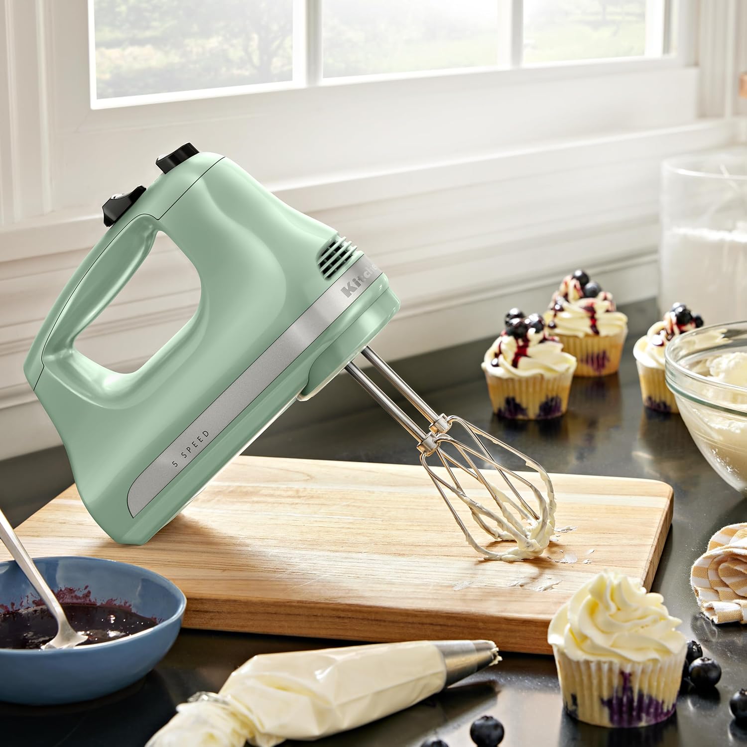 KitchenAid 5 Ultra Power Speed Hand Mixer - KHM512, Empire Red (1 Pack)