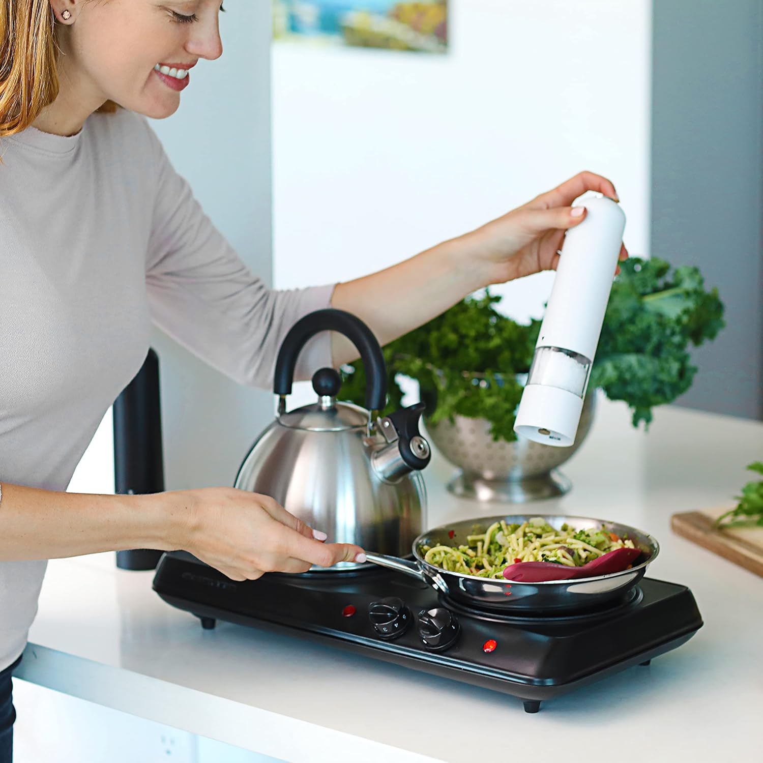 OVENTE Countertop Infrared Single Burner, 1000W Electric Hot Plate with 7” Ceramic Glass Cooktop, 5 Level Temperature Setting & Easy to Clean Base, Compact Stove for Home Dorm Office, Silver BGI101S