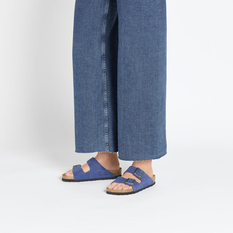 Arizona Suede Embossed