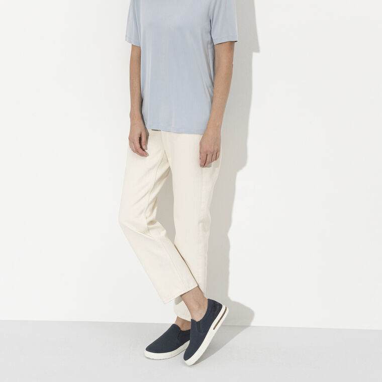 Oswego Canvas/Suede