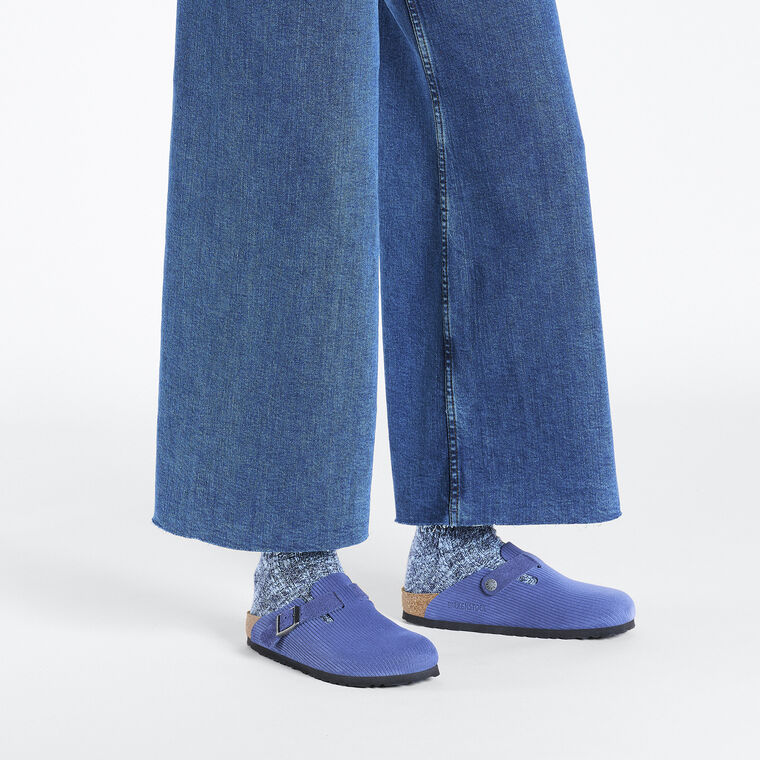 Boston Suede Embossed
