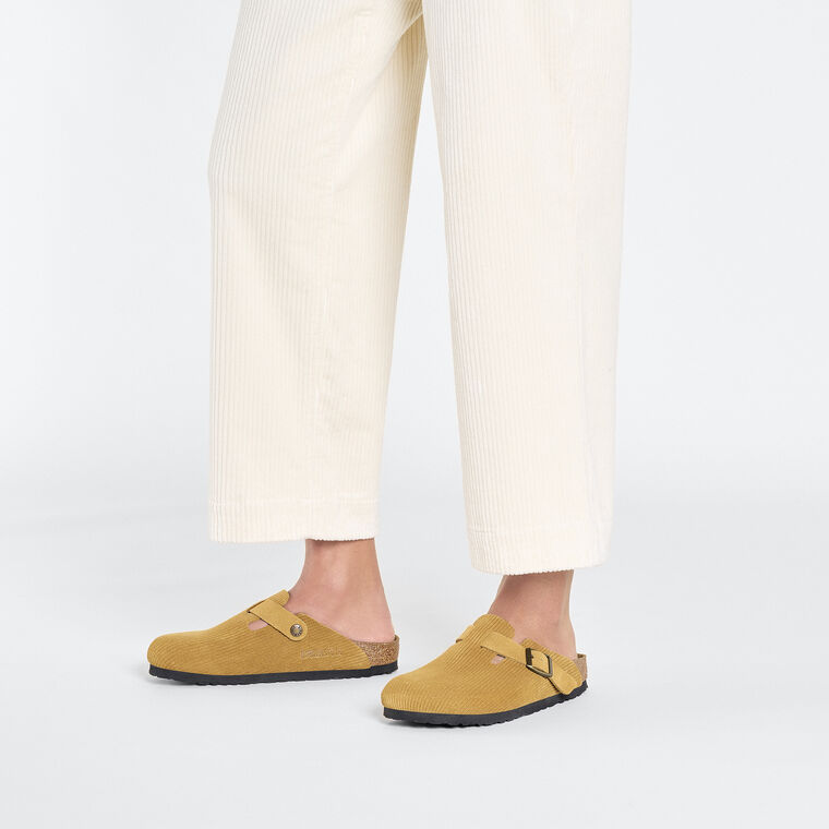 Boston Suede Embossed