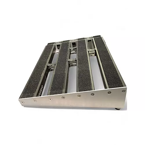 Used D'Addario xpnd Pedal Board - musicians--Friend