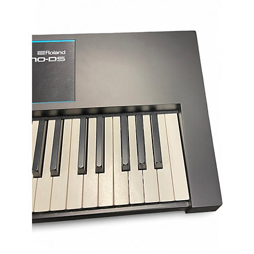 Used Roland Juno DS88 Keyboard Workstation - musicians--Friend