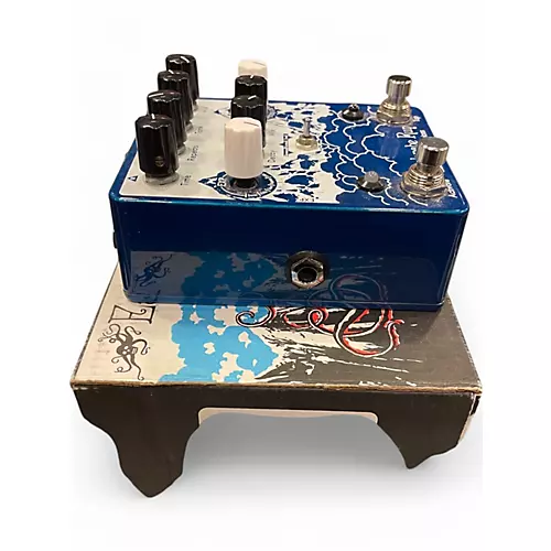 Used EarthQuaker Devices Avalanche Run Delay Effect Pedal - musicians--Friend