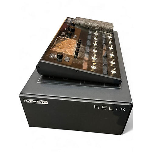 Used Line 6 Helix Effect Processor - musicians--Friend