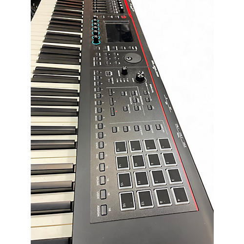 Used Roland Fantom 08 Keyboard Workstation - musicians--Friend