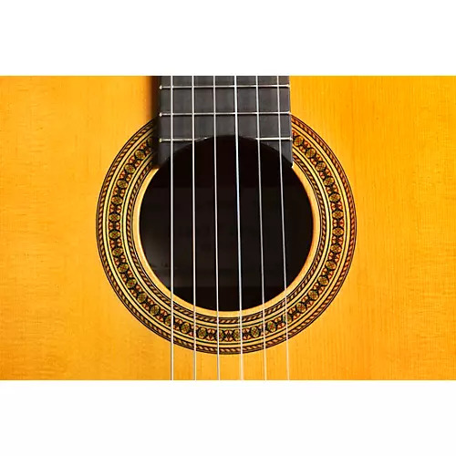 Yamaha GC42 Handcrafted Classical Guitar Spruce - musicians--Friend