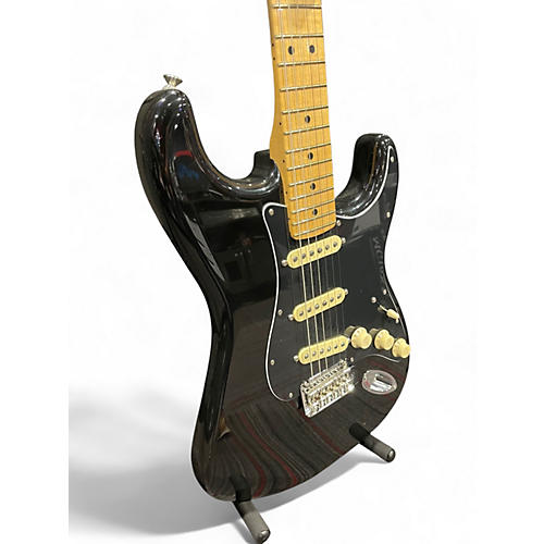 Used Fender Player Stratocaster Black Solid Body Electric Guitar Black - musicians--Friend