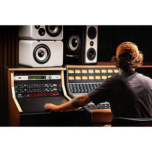 Universal Audio Apollo x16 Gen 2 18x20 Thunderbolt 3 Audio Interface Essentials - musicians--Friend