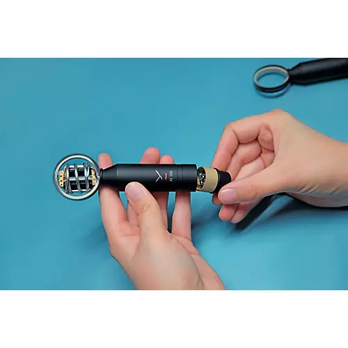 beyerdynamic M 130 Dynamic Double-Ribbon Microphone (Figure-Eight) - musicians--Friend