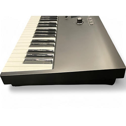 Used Native Instruments kontrol s61n MIDI Controller - musicians--Friend