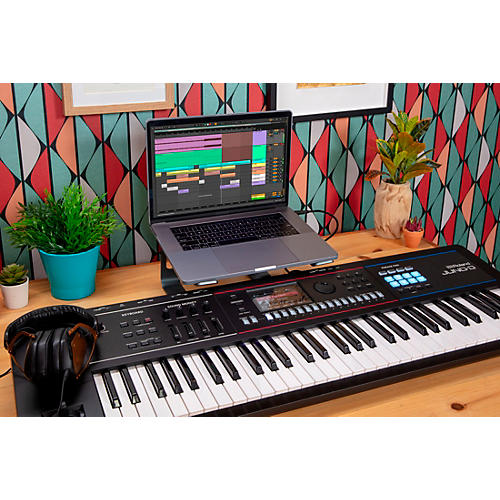 Roland JUNO-D7 Synthesizer - musicians--Friend