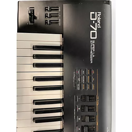 Used Roland D70  Synthesizer - musicians--Friend