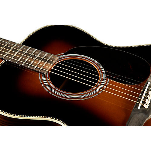 Martin 000-28 Standard Auditorium Acoustic Guitar Natural - musicians--Friend
