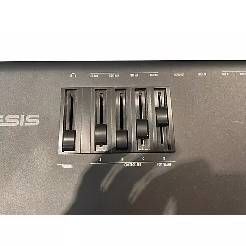 Used Alesis QS 8.1 - musicians--Friend