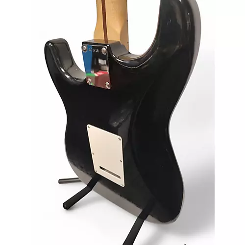 Used Fender custom shop pro stratocaster Black Solid Body Electric Guitar Black - musicians--Friend