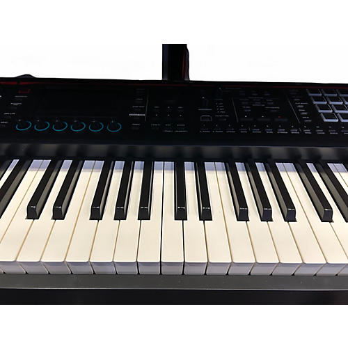 Used Roland Fantom 08 Keyboard Workstation - musicians--Friend