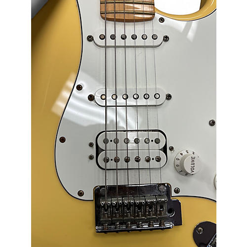 Used 2020s Fender STRATOCASTER Vintage Yellow Solid Body Electric Guitar Vintage Yellow - musicians--Friend