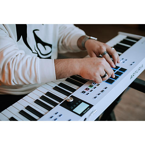 Arturia KeyLab Essential 88 mk3 Controller Black - musicians--Friend