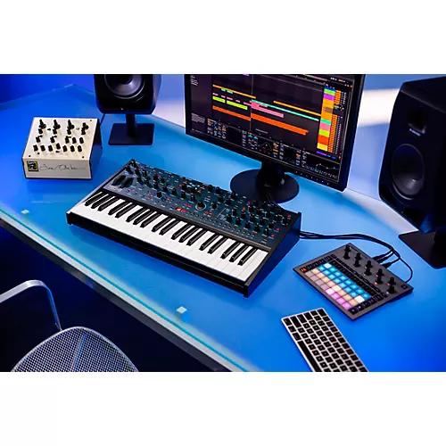 Oberheim TEO-5 Compact 5-Voice Poly Synthesizer - musicians--Friend