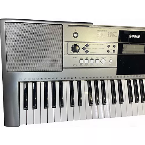 Used Yamaha YPT330 61 Key Portable Keyboard - musicians--Friend