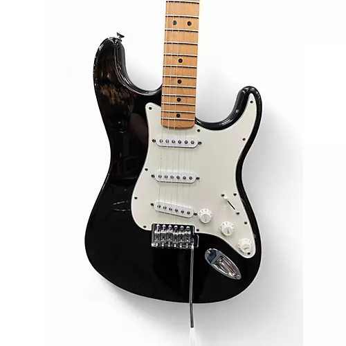 Used 2001 Fender Standard Stratocaster Black Solid Body Electric Guitar Black - musicians--Friend