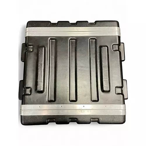 Used SKB 10u Rackmount Case - musicians--Friend